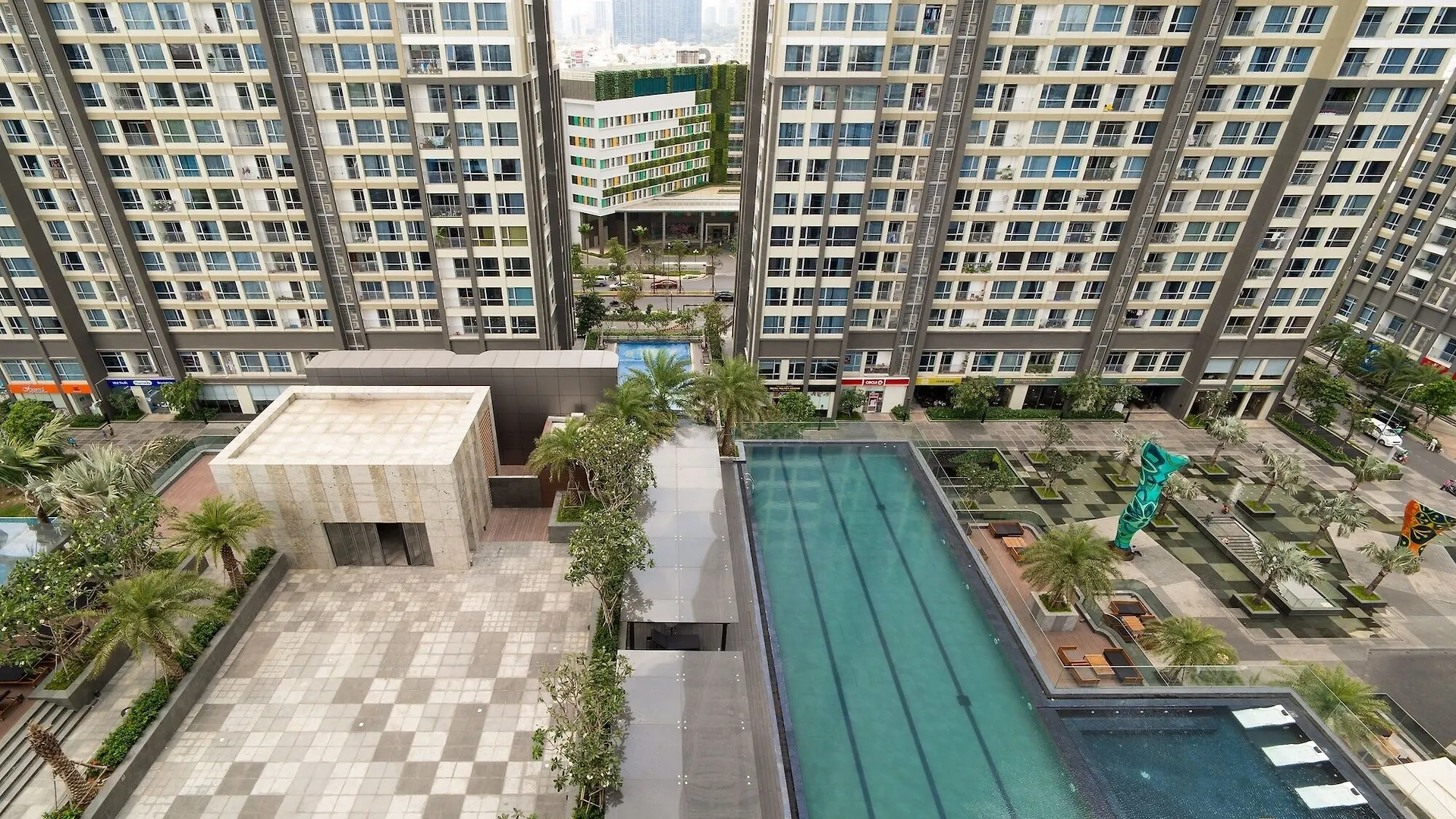 Hoasun Des Art - Lanmark 81 Ho Chi Minh City 0*,